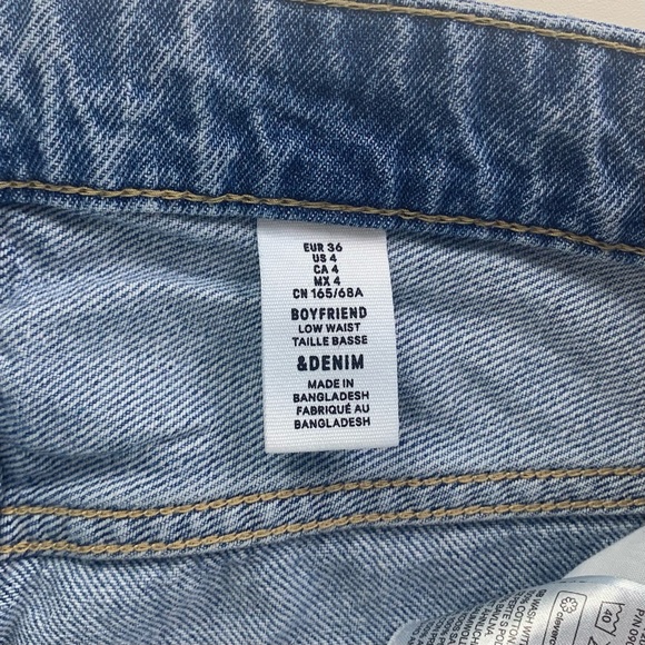 H&M &Denim Women’s Distressed Denim Button Fly Jeans Light Blue Wash Size 4 - Picture 4 of 16